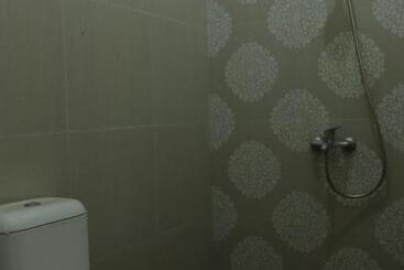 Hotel Oyo 93203 Kost Eksklusif Syariah