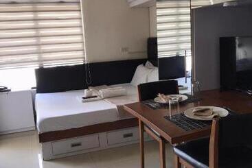هتل آپارتمان Mabolo Garden Flat A9 Rooftop Pool Shortwalk To Ayala Mall