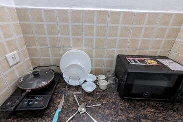 پانسیون The Crown S Studio