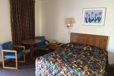 בית מלון כפרי Budget Inn Scottsboro