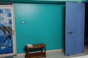 Bed and Breakfast Mondal Home Stay