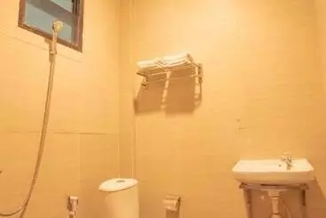 Livinn Hotel Kendangsari Surabaya