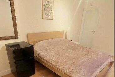 پانسیون Big Tidy Size With Own Toilet