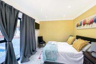 ペンション Boston House