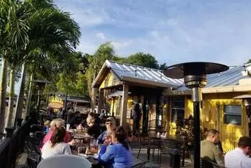 Majatalo The Sunburst Oasis