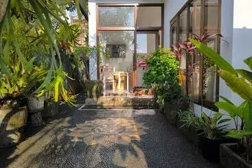 Pensiune White Lotus House