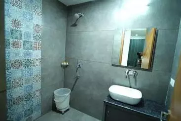 Hotel Royal Crown Erica, Zirakpur