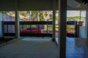 Hotel Hkp Homestay Redpartner Blitar