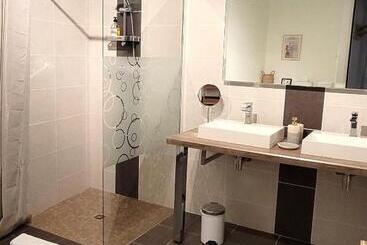 تختخواب و صبحانه Parenthèse