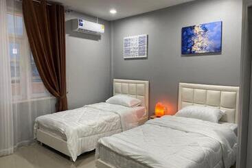 Szálloda คาเฟ่ เดอ แจ่วบอง รูมแอนด์เซอร์วิส