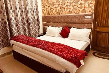 בית מלון כפרי Aston Hills , Shimla