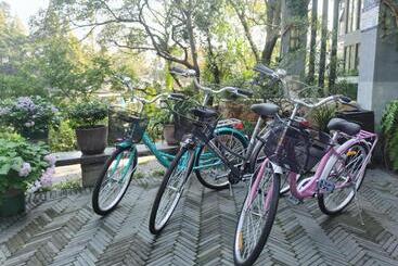 Otel Guilin Village Creek Inn Free Shuttle Bus To Train Railway Station Over 3 Nights One Way