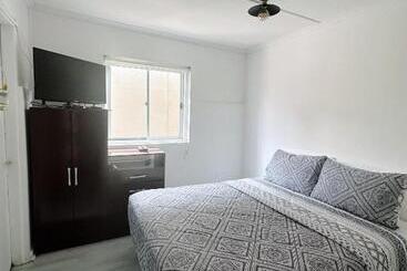 تختخواب و صبحانه Hostal Muvi