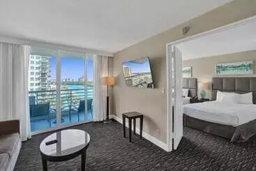 هتل Eternal Sunrise Suite
