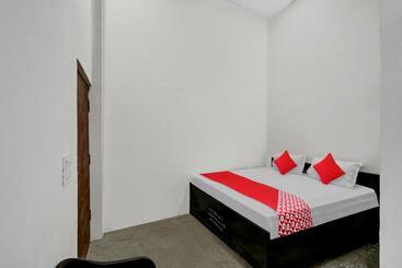 בית מלון כפרי Spot On 81130 Happy Stay