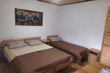 Hotel туристичний комплекс «арніка»