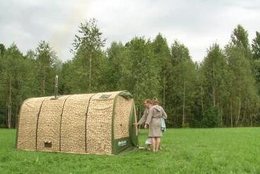 Uelis Stöckli Gästezimmer Auf Belebtem Bauernhof Mit Hotpot Und Alpakatrekking