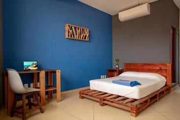 ユースホステル Puerto Dreams H