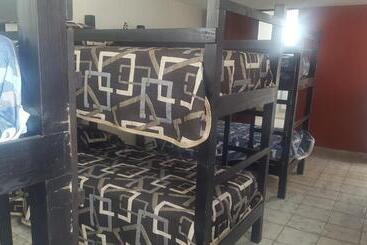 پانسیون Casa Hostal Family Inn