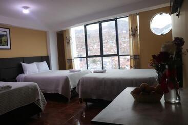 Общежитие Bunker Hostal