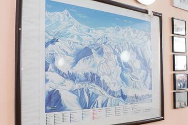 هاستل Snow House