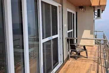 Hotel Hillview Rooms By 29 Bungalow