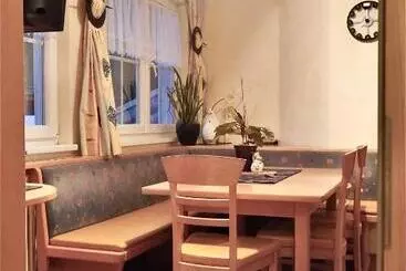 ペンション Apart Laresch