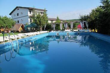 Pensión Complex Caprice Monteoru