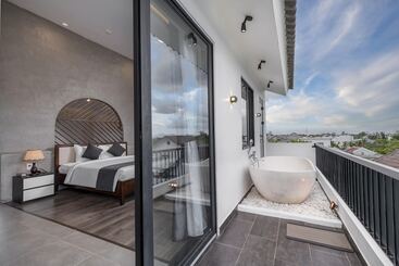 هتل آپارتمان Charm Champion Villa Hoian