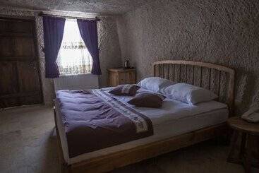 Hotel Narcissos Cave