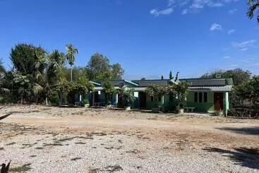 Hotelli Pinmanee Resort And Homestay