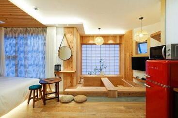 Groove In Cafe Pension