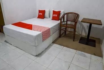 هتل Nurul Hikmah Homestay Syariah & Sport Center By Oyo