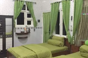 Hotelli Oyo 93055 Fathin