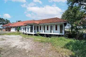 Hotel Spot On 92832 Al Mahira Syariah