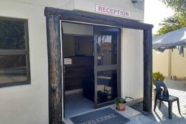 Pensió Etang Guest House