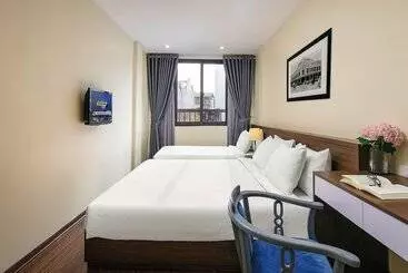 Queen Cafe Hotel & Pub