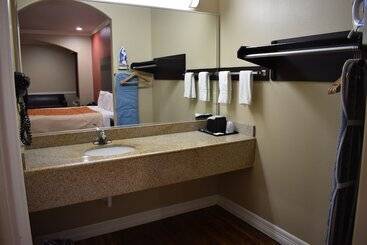 Отель Platinum Inn Katy