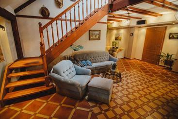 Hotel Podkowa Modliszów