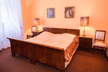 Отель Zamek W Baranowie Sandomierskim