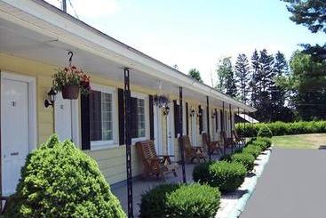 Weathervane Motel Lanesboro