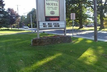 Weathervane Motel Lanesboro