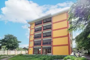 ホテル Oyo Life 93405 Montong Are Residence