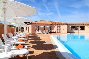 Apart Hotel Residence With Swimming Pool In Vignola Mare