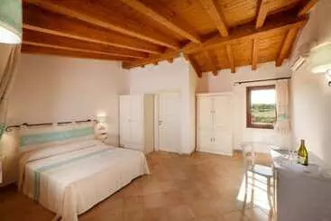 Aparthotel Residence With Swimming Pool In Vignola Mare