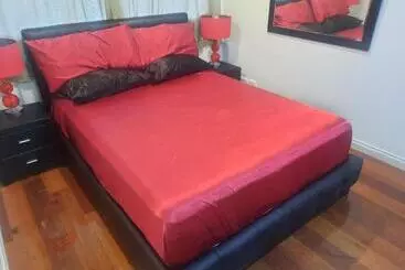 ホテル Cock Or Two Kink House