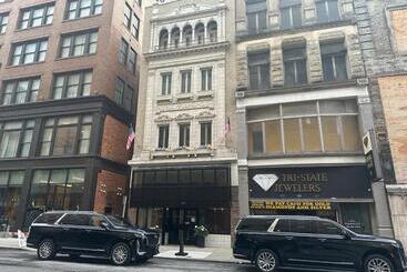 Aparthotel The Historic Lyric Presidential Suite