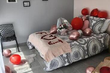 Bed & Breakfast Cottage De La Mare Aux Chèvres