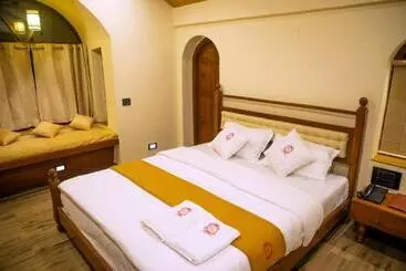 Hotelli S A Golden Resort Murud Janjira