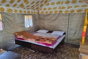 Resort Tree Bones Camp